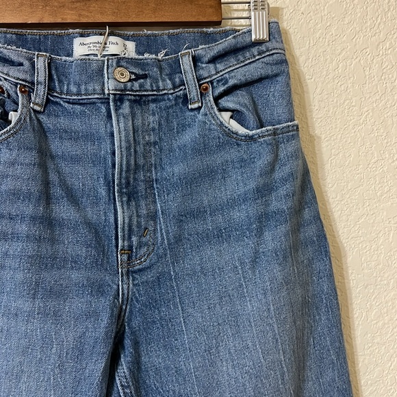 Abercrombie & Fitch | The 90s Straight Ultra High Rise Denim Jean 27 - Picture 3 of 5